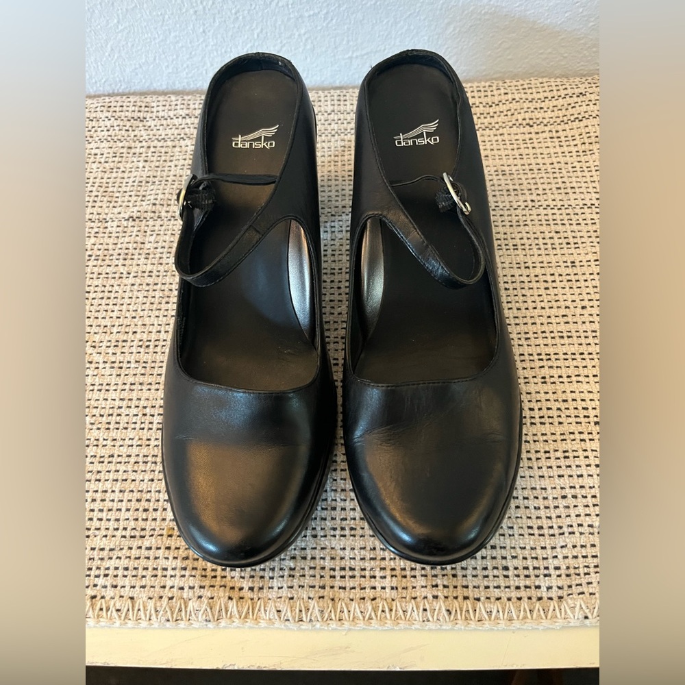 Dansko Black Leather Mary Jane w/thick heel with Strap